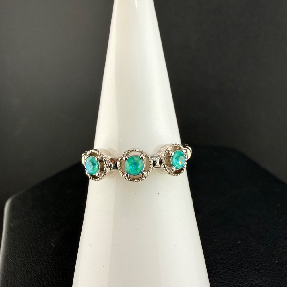 FJ Ring Green Rhinestone Regalis Signed Cocktail Size 7